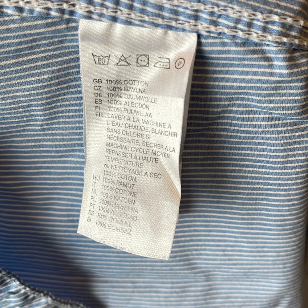 H&M BUTTON UP - Picture 3 of 4